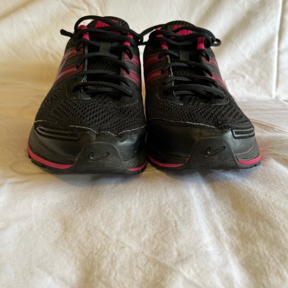 🌺Nike Sneakers in excellent used condition, Size 11 - Picture 2 of 11